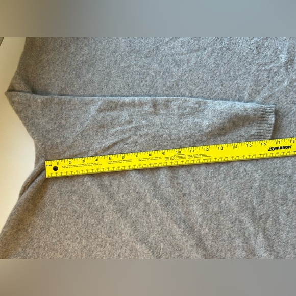 Cashmere Elegant Beige Poncho Turtleneck - Picture 12 of 13